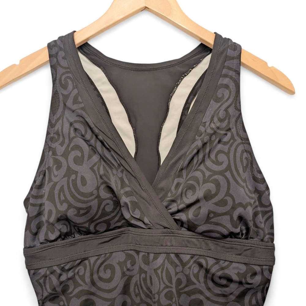 NIKE One Piece Swimsuit Racerback V-Neck Grey Black Swirl Print 14 - Picture 4 of 11